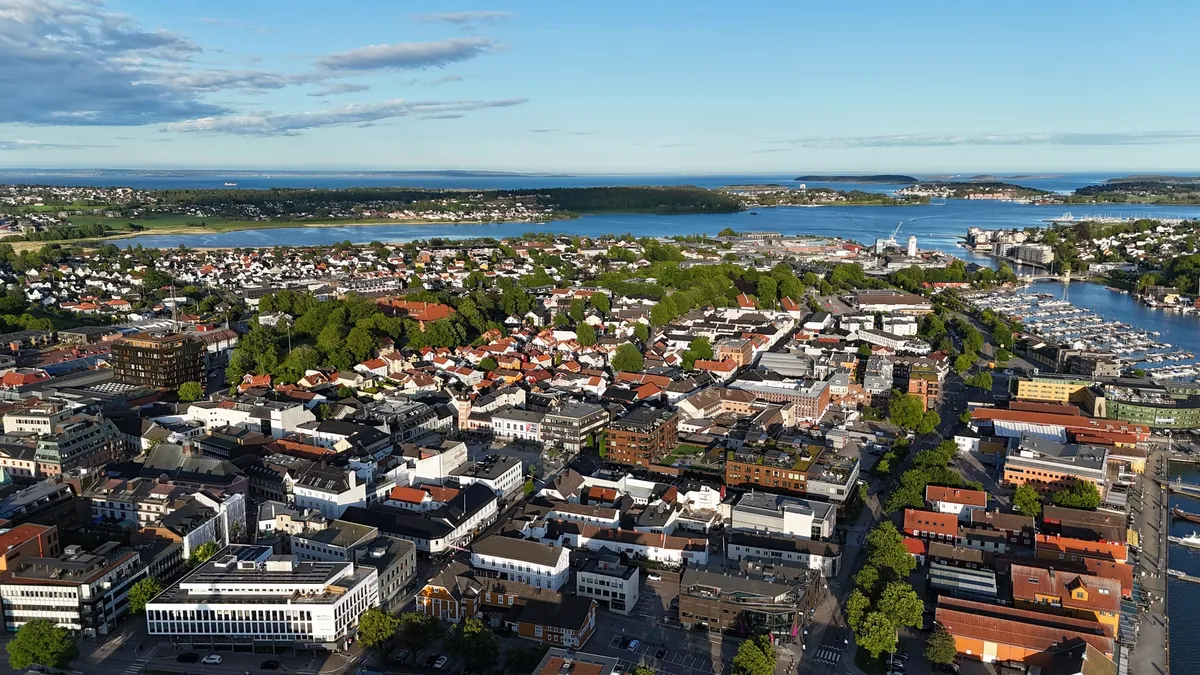 Feir 17. mai i Tønsberg: Fra Slottsfjell til skjærgårdsidyll!